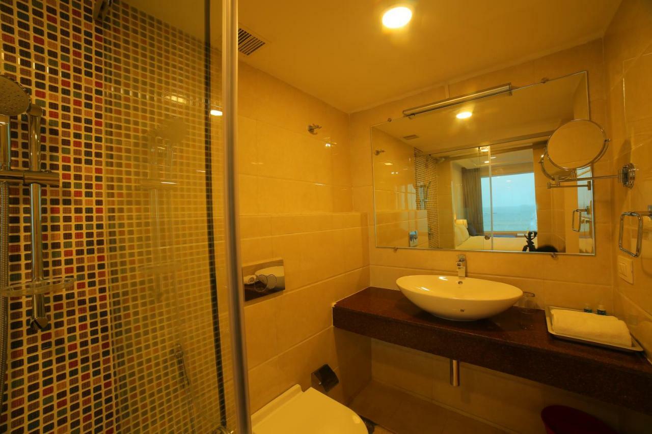 Bay View Hotel Vizag Visakhapatnam Dış mekan fotoğraf