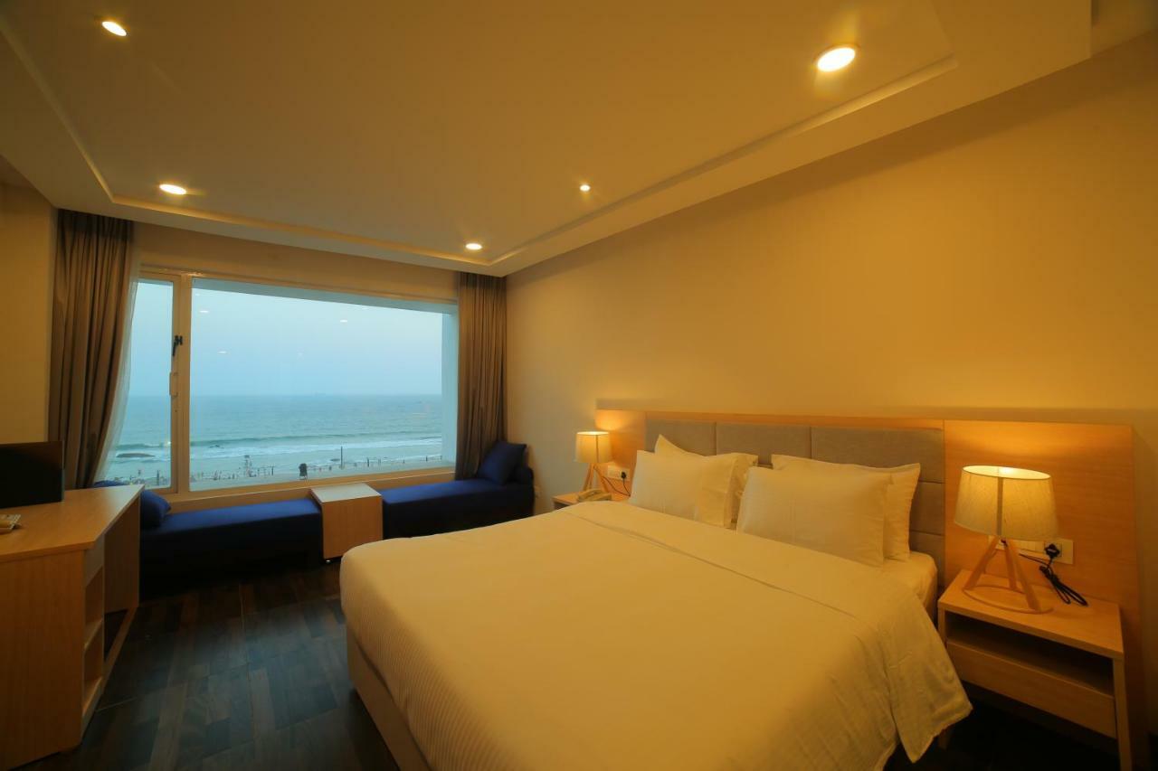 Bay View Hotel Vizag Visakhapatnam Dış mekan fotoğraf